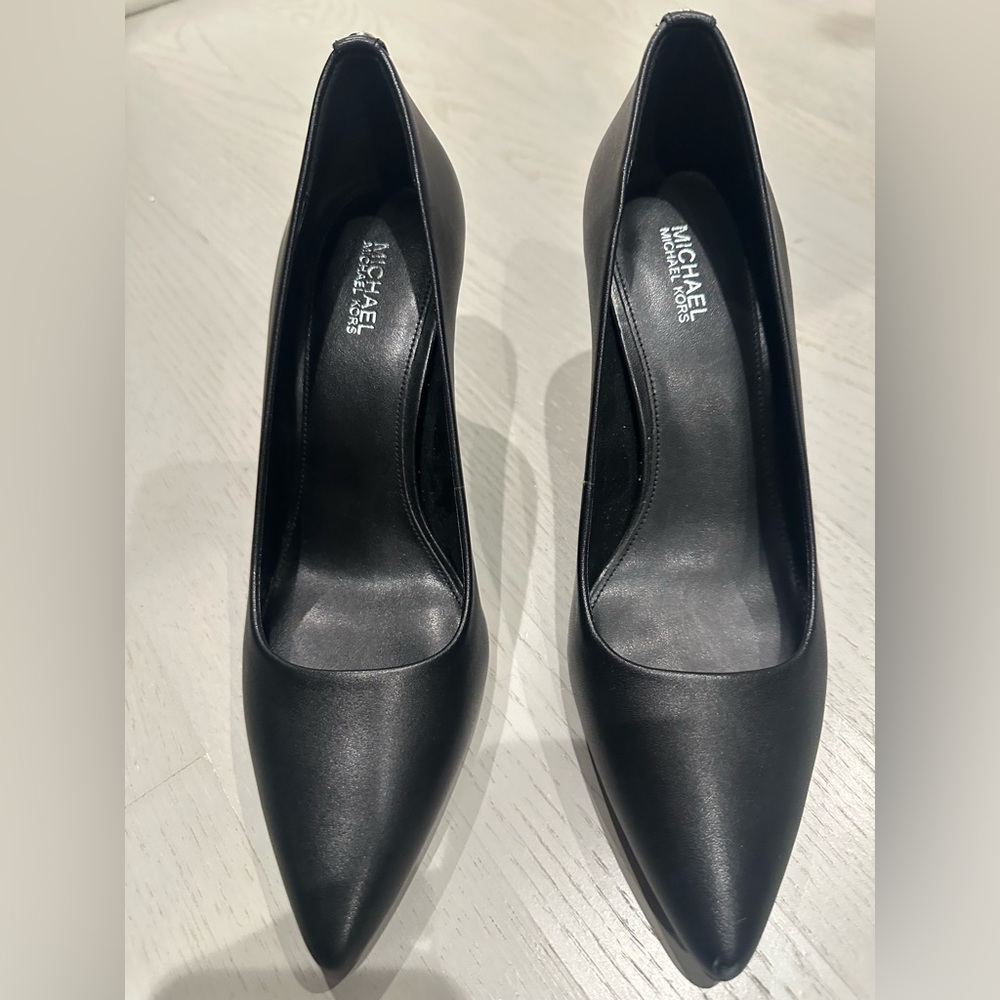 Alina Flex Leather Pointed-Toe Pumps - Picture 4 of 5